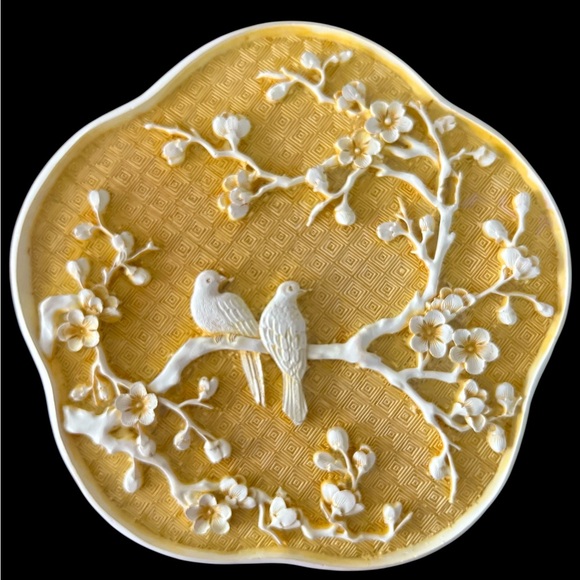 1980s Arnart Inc Imports Artificial Ivory Dynasty Resin Decorative Trinket Box - Picture 3 of 11